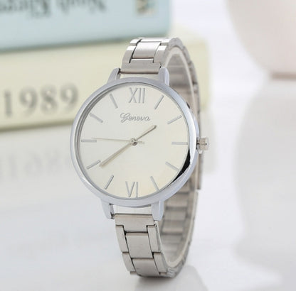 Elegant Round Dial Women’s Quartz Watch