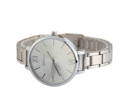 Elegant Round Dial Women’s Quartz Watch