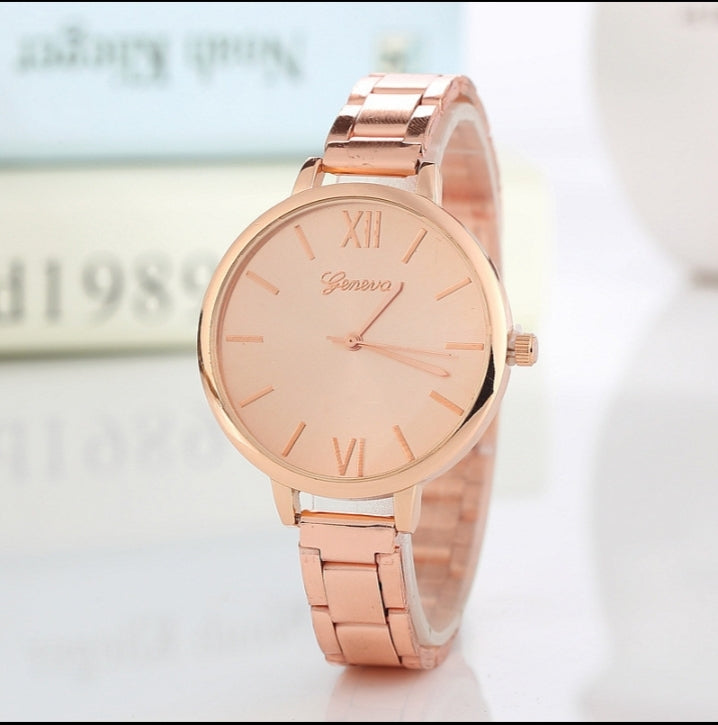 Elegant Round Dial Women’s Quartz Watch
